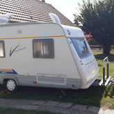 Caravane Bürstner Ventana 400TS Avantgarde 2000 – 2 couchages – Simple essieu – 6.13m – occasion