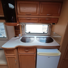 Caravane Fendt Platin 2002 8,5m double essieux 4 places avec climatisation occasion