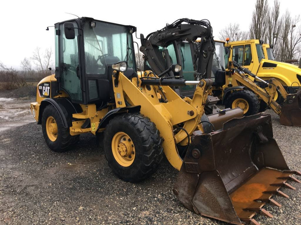 Chargeuse compacte Caterpillar 907H – 2008