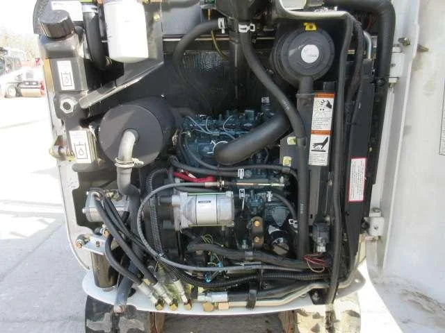 BOBCAT 320 – Mini-Pelle 1,5T avec 3 Godets Occasion