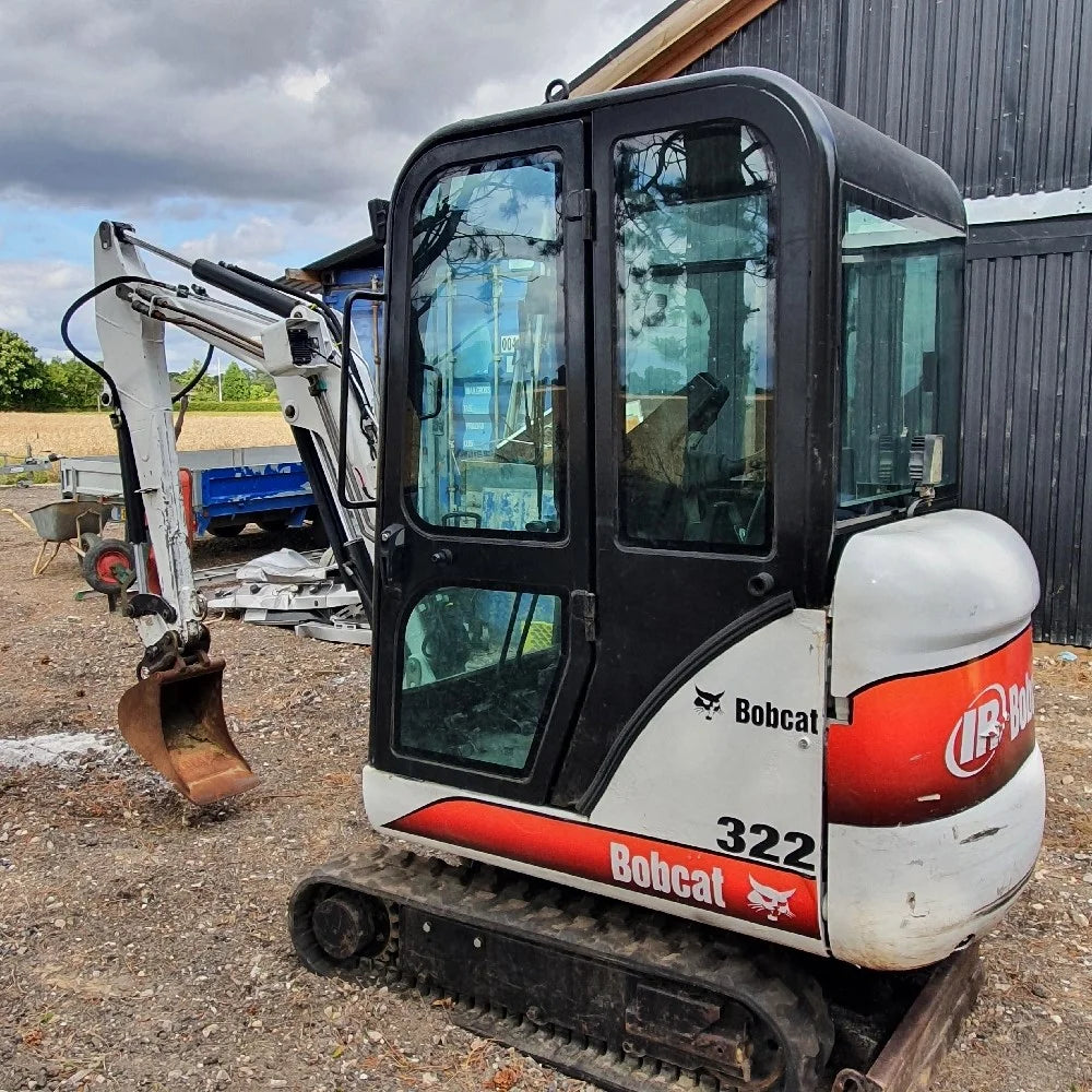BOBCAT 322G – Mini-Pelle 1,6T sur Chenilles avec 3 Godets Occasion