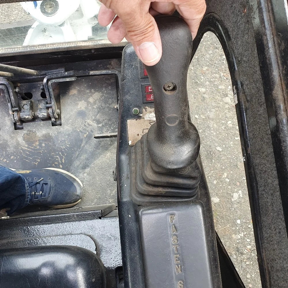 BOBCAT 322G – Mini-Pelle 1,6T sur Chenilles avec 3 Godets Occasion