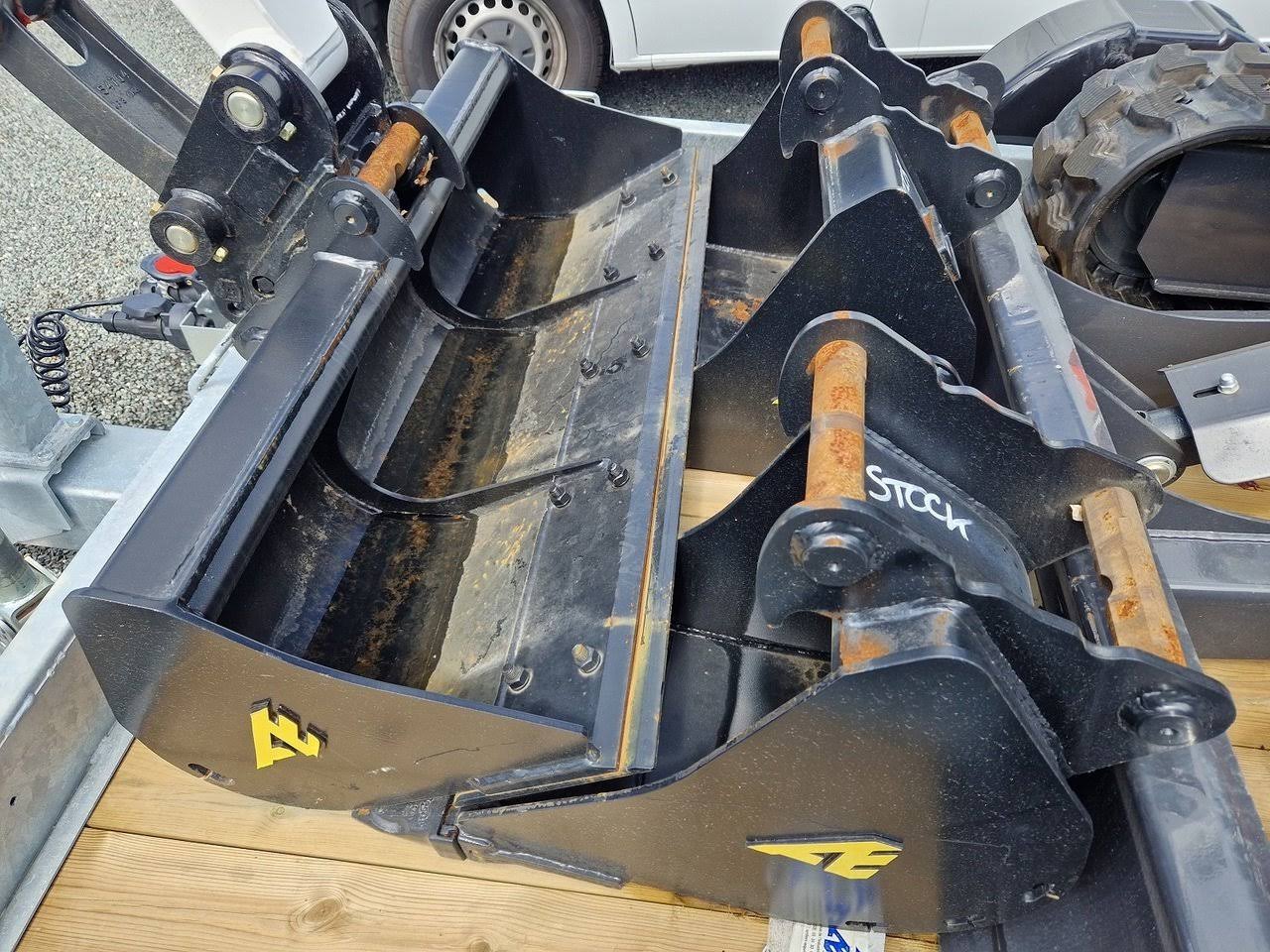 Bobcat E27Z, (2023), 2.7T + Remorque + 3 Godets + Marteau BRH Hydraulique – occasion