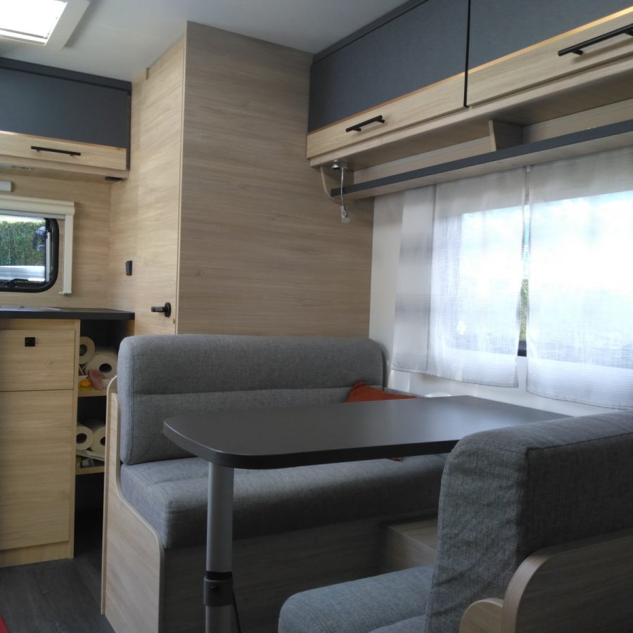 Caravane Caravelair 2022 – 4 couchages – Simple essieu – 5.9m occasion