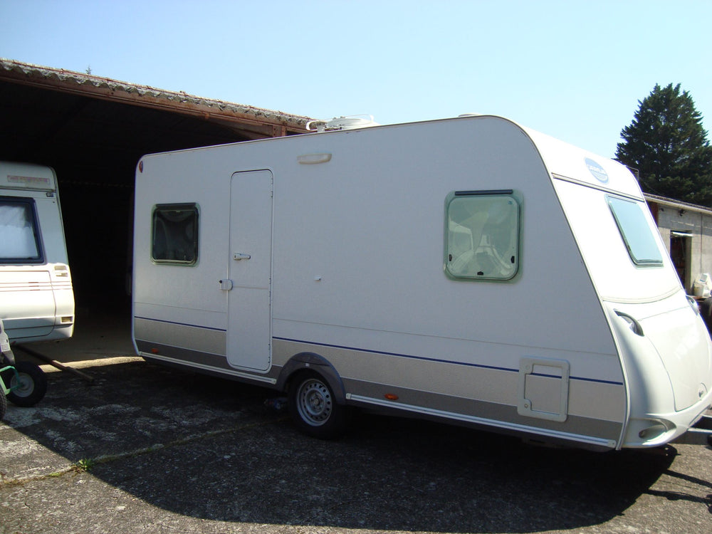 Caravane Caravelair Ambiance 2010 – 4 couchages – 6 m – Simple essieu – Bon état avec Moover occasion