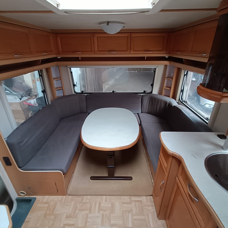 Caravane Fendt Platin 2002 8,5m double essieux 4 places avec climatisation occasion