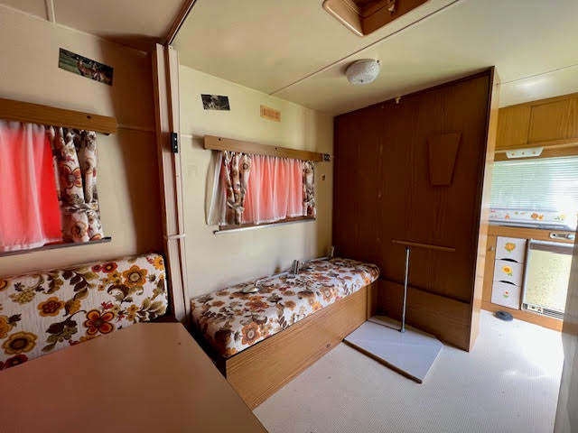 Caravane Trigano Odyssée Vintage 1975 – 4/5 couchages – Bon état – Chauffage gaz, coccasion