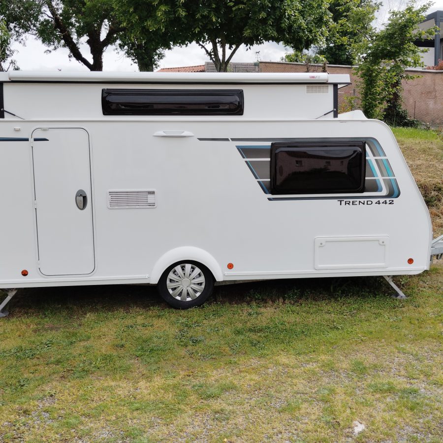 Caravane Trigano Silver Trend 442 2023 – Surbaissée – 3 couchages – Simple essieu -occasion