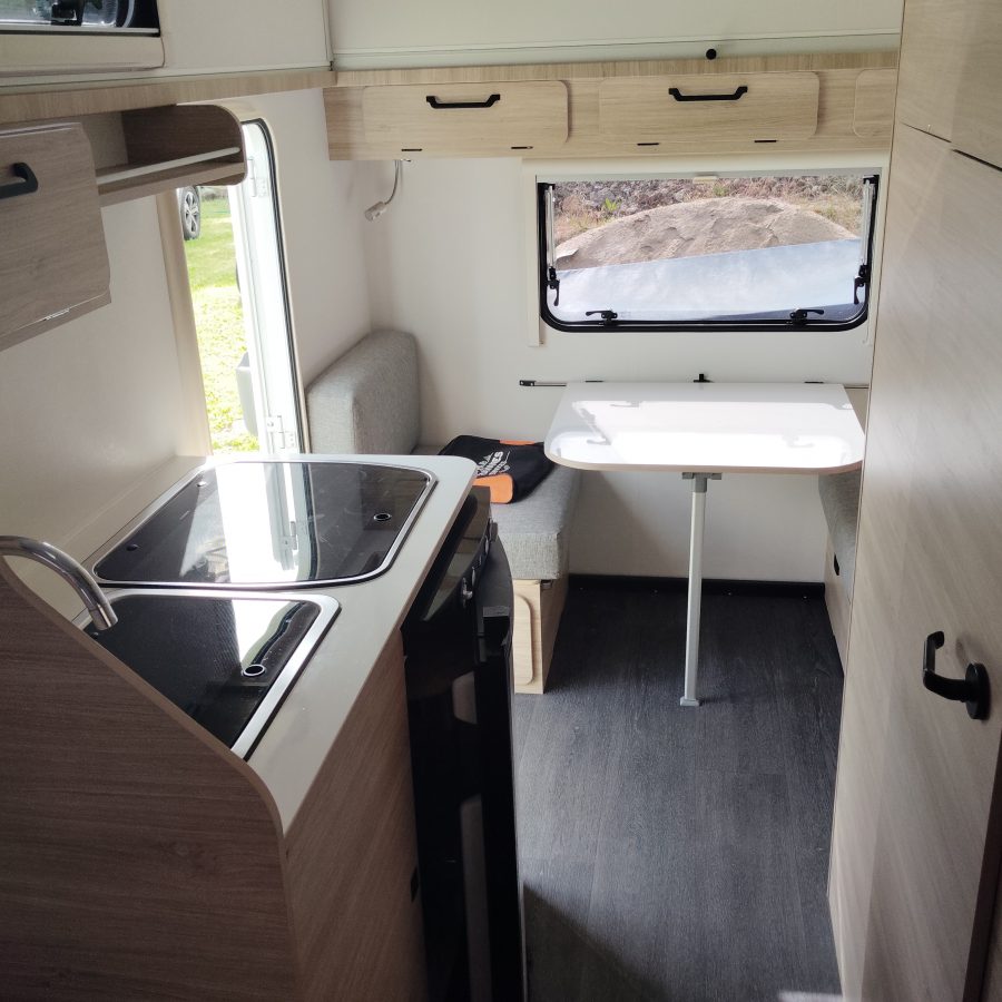 Caravane Trigano Silver Trend 442 2023 – Surbaissée – 3 couchages – Simple essieu -occasion