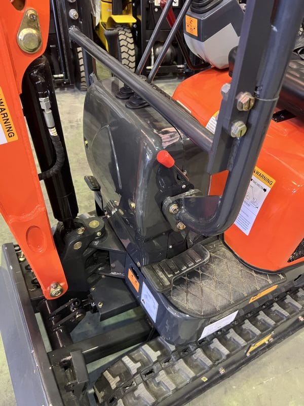 Excavatrice 1200 kg Moteur Kubota 3 Cylindres avec Chenilles Rétractables 74 cm neuve