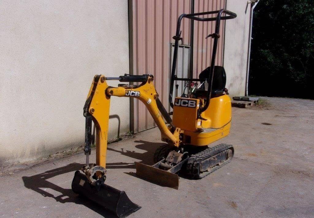 JCB 8008, (2017), 2104 heures, 900Kg – occasion