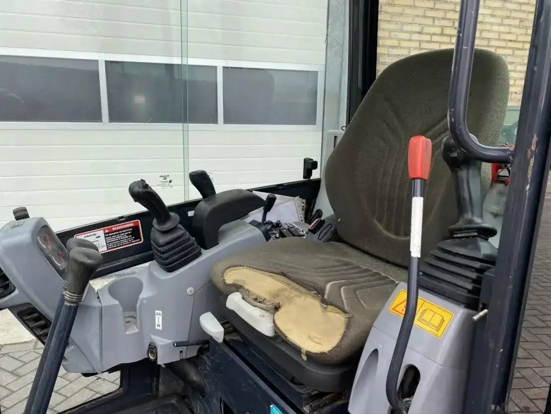 Kubota KX019-4, (2012), 8386 heures, 1.8T, + 3 Godets – occasion