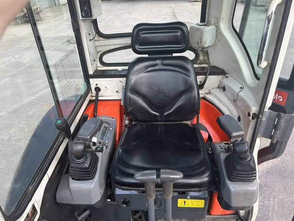 Kubota U25-3, (2008), 3600 heures, 2.6T + BRH + 3 Godets – occasion