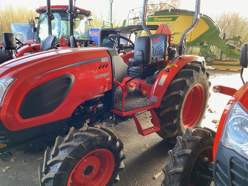 Micro Tracteur Compact Kioti CK5030 Neuf 50 CV Transmission Mécanique Hydrostatique Cabine Climatisée