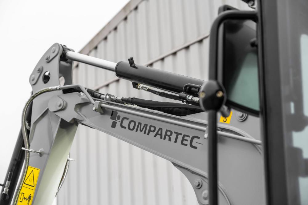 Mini-pelle Bobmaster Ultimate neuve – 2680 kg, diesel Yanmar, bras articulé neuve