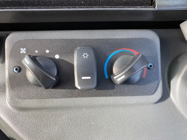 Mini-pelle CATERPILLAR 305E 5300 kg moteur C2.4 Turbo 54 CV Stage V cabine climatisée neuve