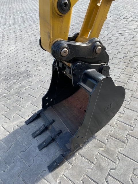 Mini-pelle CATERPILLAR 305E 5300 kg moteur C2.4 Turbo 54 CV Stage V cabine climatisée neuve