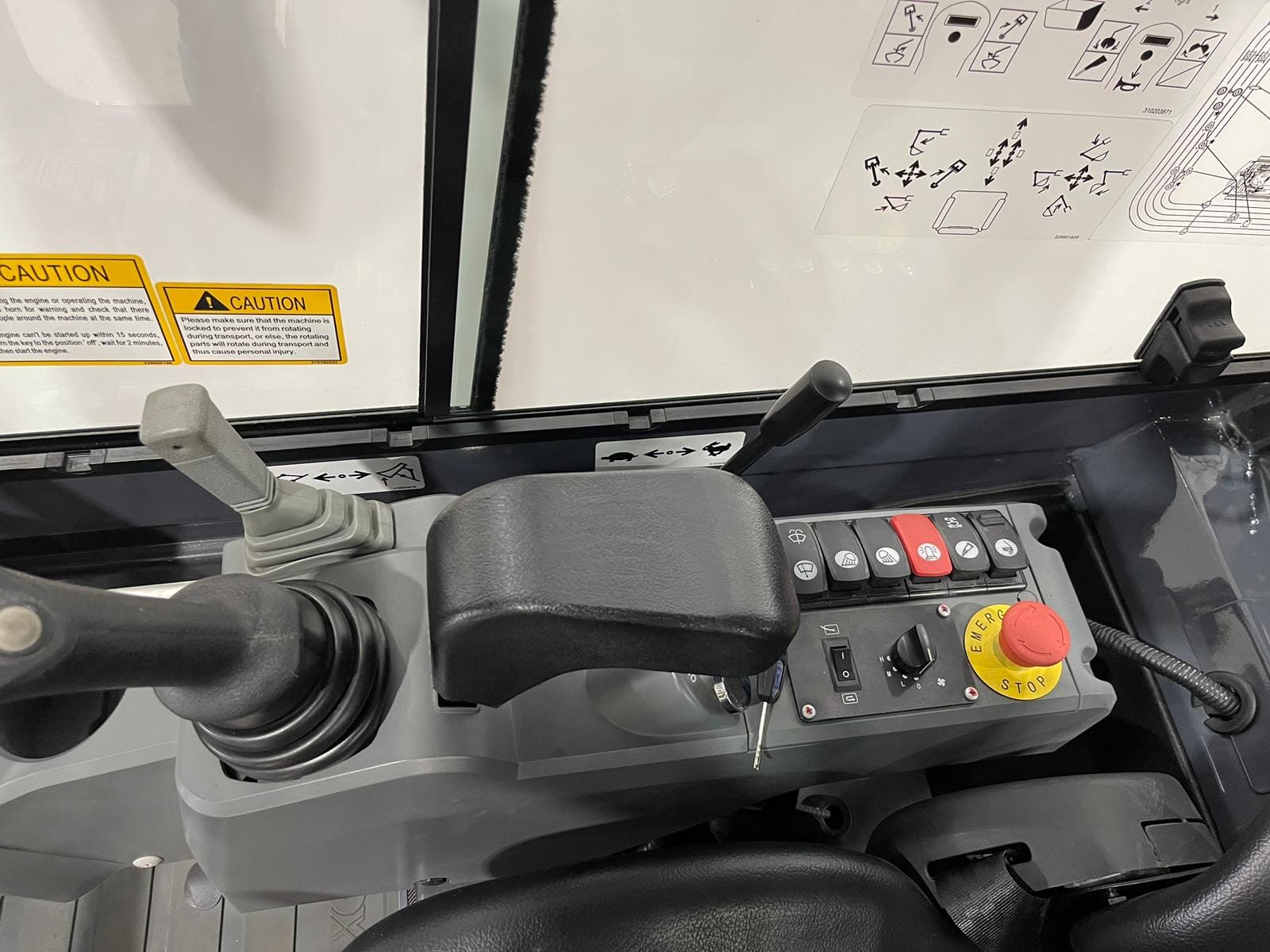 Mini-pelle XCMG XE20E-C 2 Tonnes Diesel 15-20 CV Profondeur Creusement 2,5m neuve