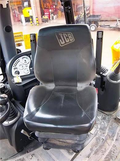 Tractopelle JCB 3CX 2007 – 8T