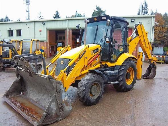 Tractopelle JCB 3CX 2007 – 8T